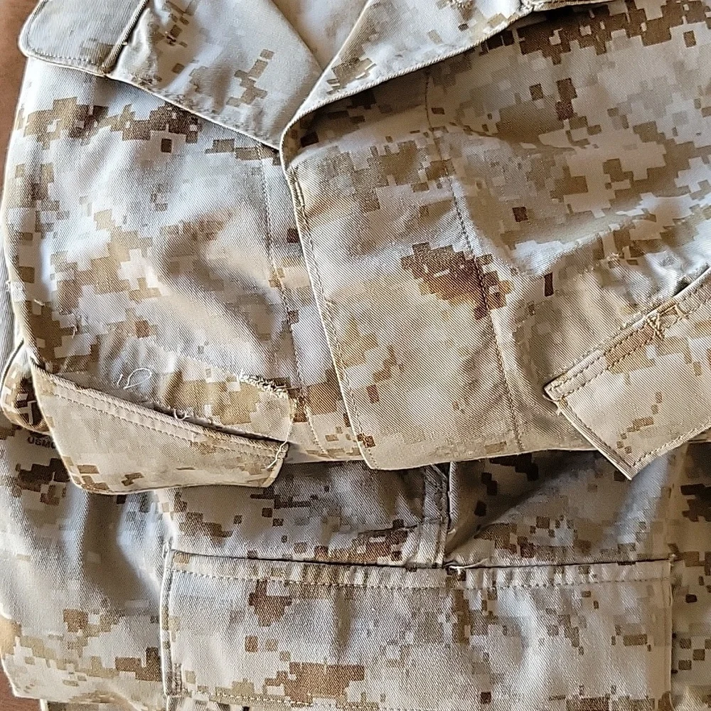 Official USMC digital desert camouflage uniforms. - Picture 4 of 4